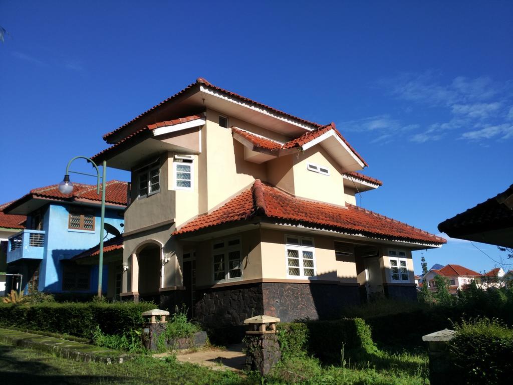 Villa Sabrina Bumi Ciherang Panjaweujan Exterior foto