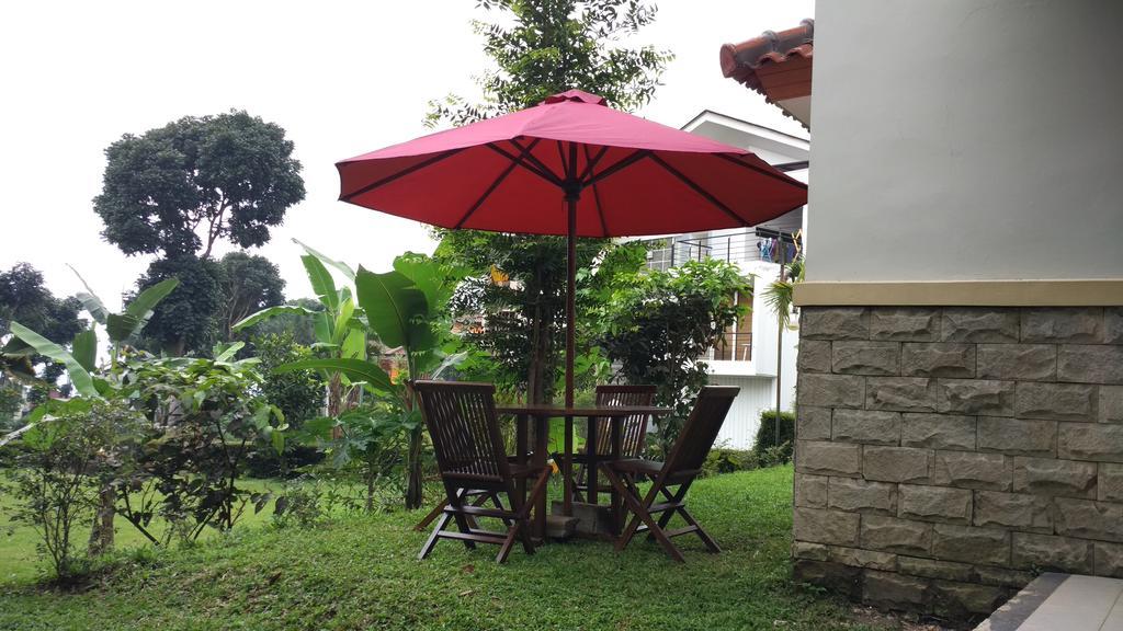 Villa Sabrina Bumi Ciherang Panjaweujan Exterior foto