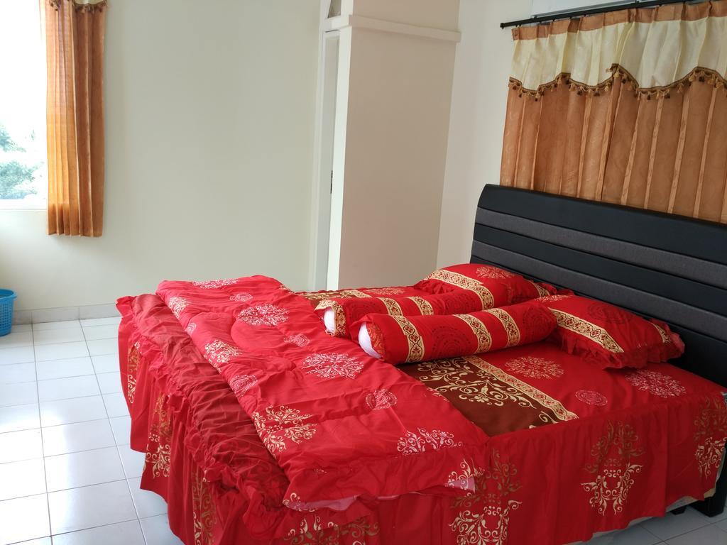 Villa Sabrina Bumi Ciherang Panjaweujan Exterior foto